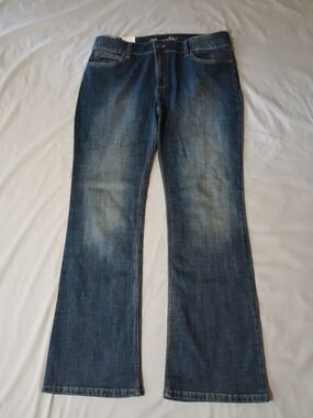 Wrangler Women's Medium Wash Bootcut Jeans